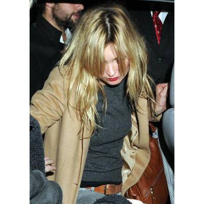 Angeschickert aus Club: Kate Moss hat zu viel erwischt
