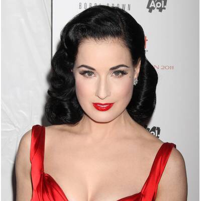 Dita von Teese bringt Beauty-Buch auf den Markt