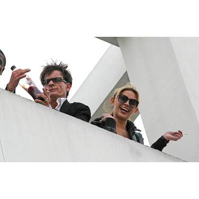 Charlie Sheen und 'Göttin' Natalie Kenly: Gute Laune trotz Kündigung