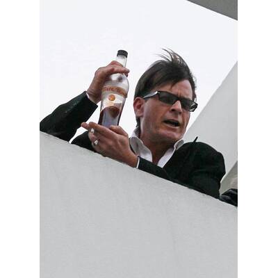 Charlie Sheen und 'Göttin' Natalie Kenly: Gute Laune trotz Kündigung