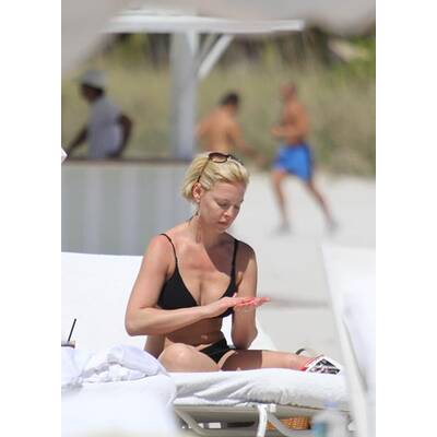 Katherine Heigl als sexy Bikini-Beauty