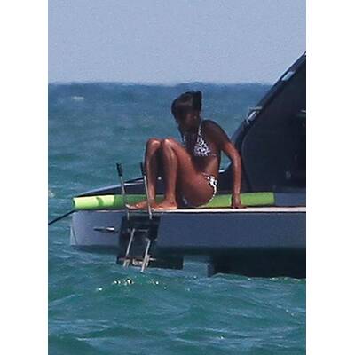 Bikini-Schönheit: Naomi Campbell, Sonne und Yacht