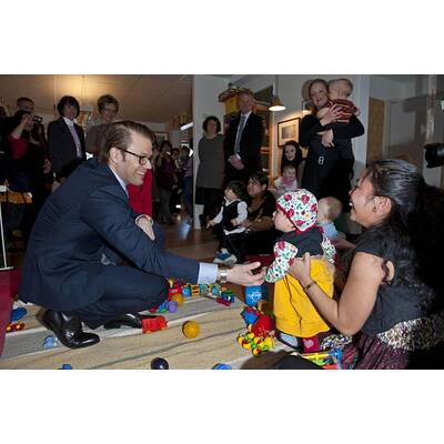 Traumpaar: Prinzessin Victoria & Prinz Daniel bei der Arbeit