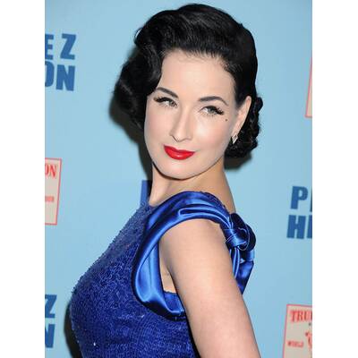 Dita von Teese bringt Beauty-Buch auf den Markt