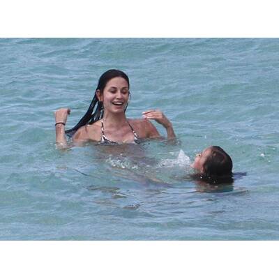 Courteney Cox & Josh Hopkins: 