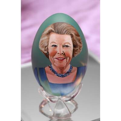 Königliche Eier: Sisi, Queen & Co. als Osterschmuck