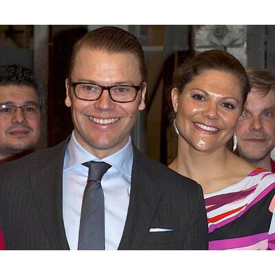 Victoria im Kopfweh-Kleid