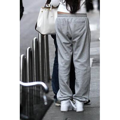 Ruby Rubacuori beim Shoppen mit ihrem Verlobten