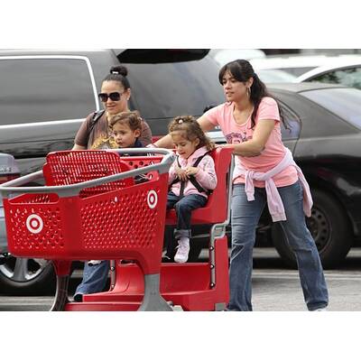 Max und Emme ohne Mama beim Shoppen