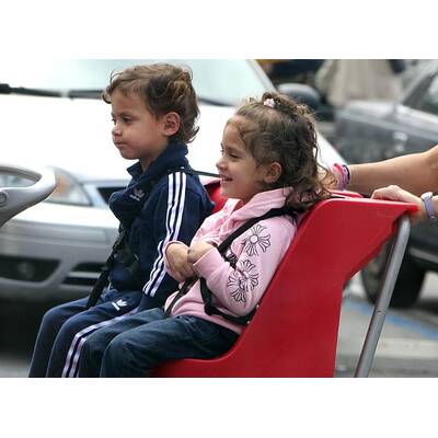 Max und Emme ohne Mama beim Shoppen