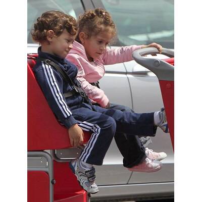 Max und Emme ohne Mama beim Shoppen