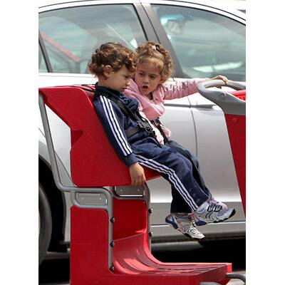 Max und Emme ohne Mama beim Shoppen