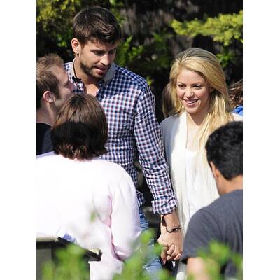 Shakria & Gerard Pique turteln in Barcelona