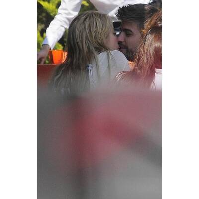 Shakria & Gerard Pique turteln in Barcelona