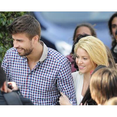 Shakria & Gerard Pique turteln in Barcelona