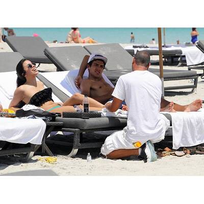 Noah Becker planscht mit Freundin Rafaela