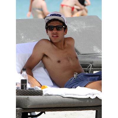 Noah Becker planscht mit Freundin Rafaela