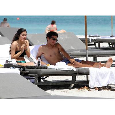 Noah Becker planscht mit Freundin Rafaela