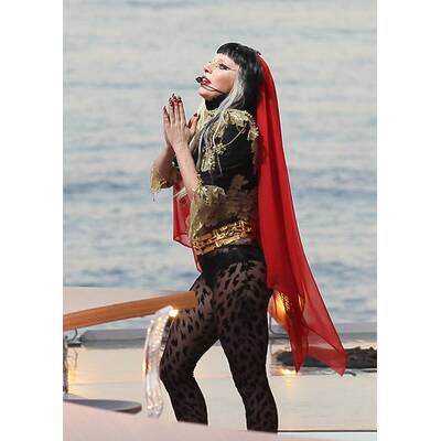 Lady Gaga's Bühnen-Outfit in Cannes