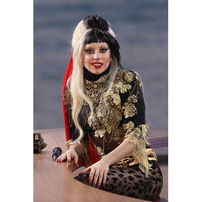 Lady Gaga's Bühnen-Outfit in Cannes