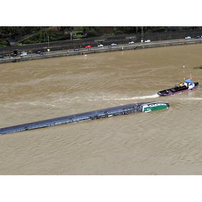 Tankerhavarie auf dem Rhein