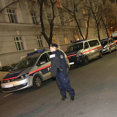 Mann mit Waffe in Millennium City