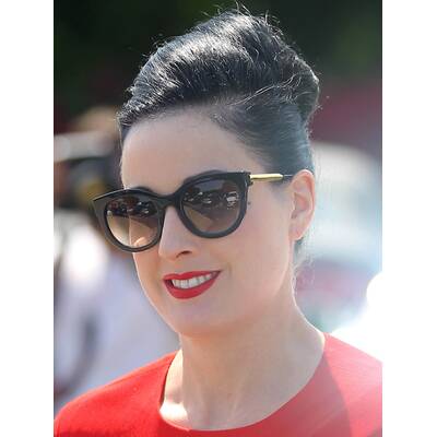 Dita von Teese bringt Beauty-Buch auf den Markt