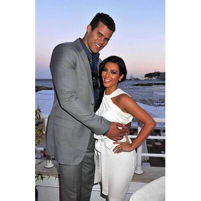 Kim Kardashian präsentiert ihren Verlobungsring