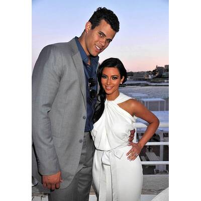 Kim Kardashian präsentiert ihren Verlobungsring