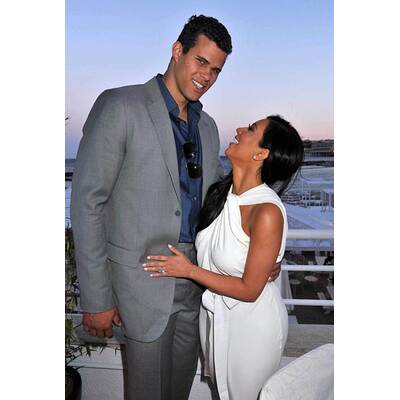 Kim Kardashian präsentiert ihren Verlobungsring