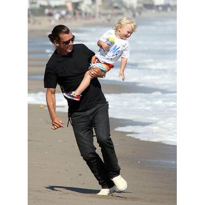 Gwen Stefani & Gavin Rossdale mit ihren Söhnen am Strand