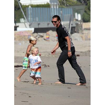 Gwen Stefani & Gavin Rossdale mit ihren Söhnen am Strand