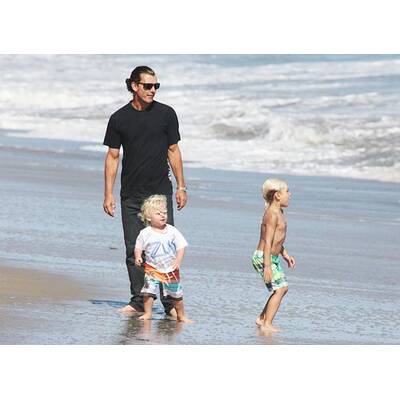 Gwen Stefani & Gavin Rossdale mit ihren Söhnen am Strand