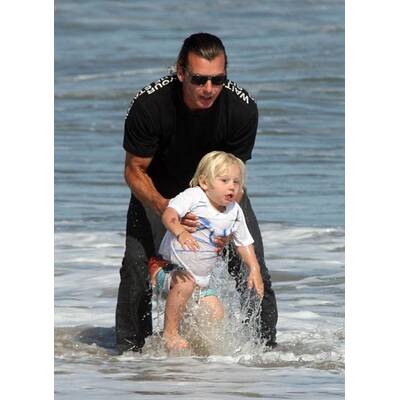 Gwen Stefani & Gavin Rossdale mit ihren Söhnen am Strand