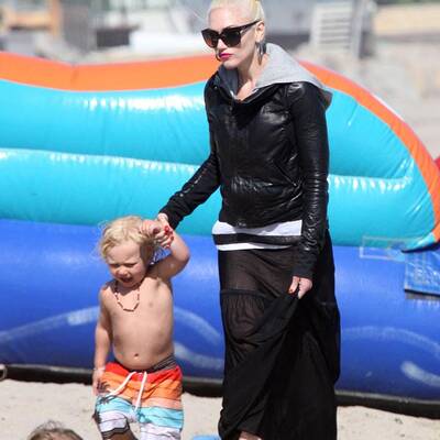 Gwen Stefani & Gavin Rossdale mit ihren Söhnen am Strand