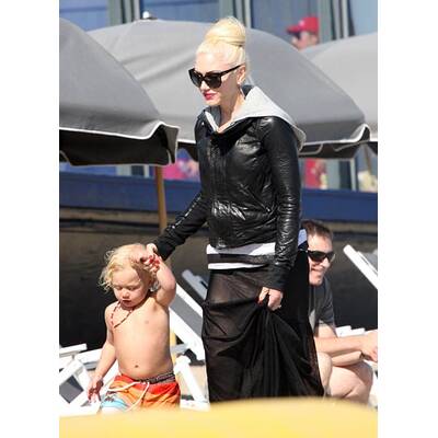 Gwen Stefani & Gavin Rossdale mit ihren Söhnen am Strand