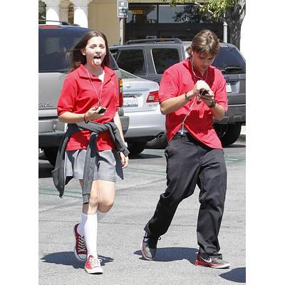 Paris Jackson schneidet Grimassen