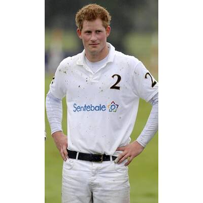 Im engen Shirt: Prinz Harry zeigt seinen Body