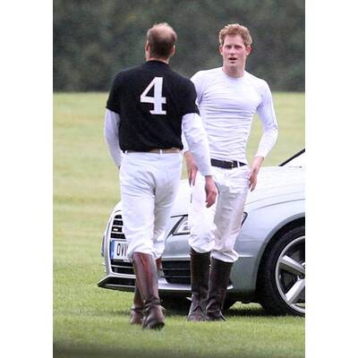 Im engen Shirt: Prinz Harry zeigt seinen Body