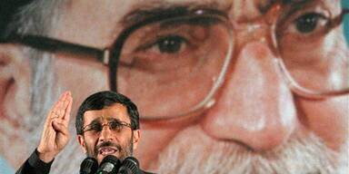 060806_mahmoud_ahamedinejad_AP