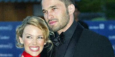 060811_kylie_minogue_martinez_ap