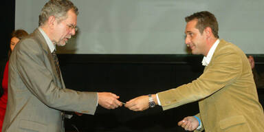 Van der Bellen glaubt man, Populisten nicht