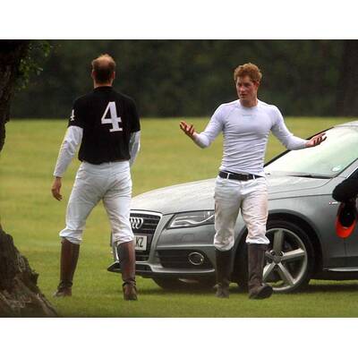 Im engen Shirt: Prinz Harry zeigt seinen Body