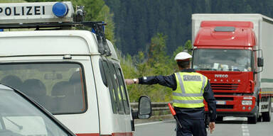 060910_schlepper_APA