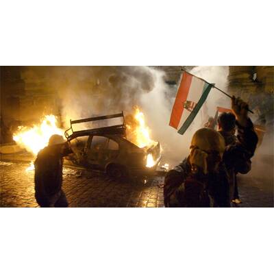 In Budapest brennen die Autos