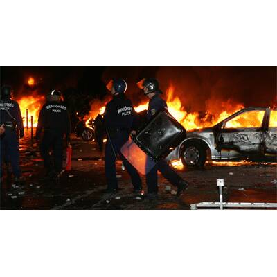 In Budapest brennen die Autos