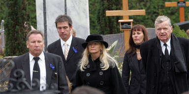 Flick in Velden beigesetzt