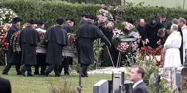 Flick in Velden beigesetzt