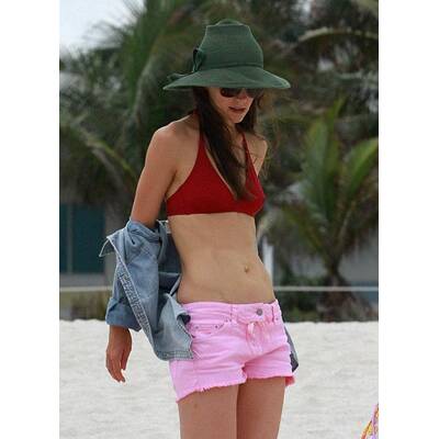 Katie Holmes & Suri Cruise: Strand-Spaß