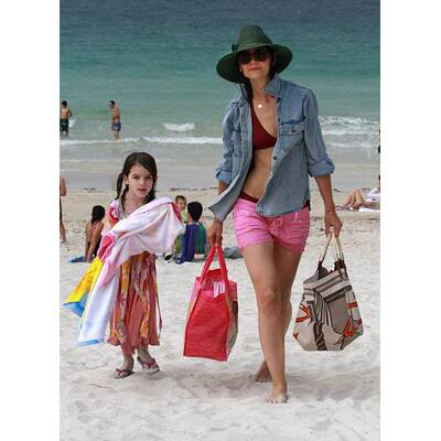 Katie Holmes & Suri Cruise: Strand-Spaß